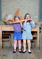 Trasparenze Zauberhafte Mädchenstrumpfhose mit elegantem blumigem Muster Trasparenze Zauberhafte Mädchenstrumpfhose mit elegantem blumigem Muster