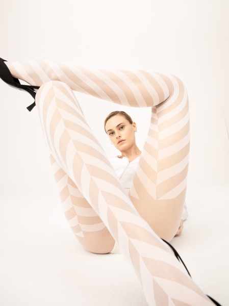 Fiore - Auffällige, diagonal gestreifte Strumpfhose